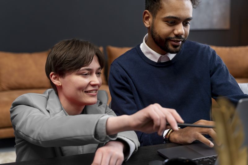 Partner rewards, support and training